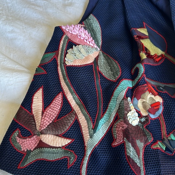 High neck halter top - Picture 4 of 10